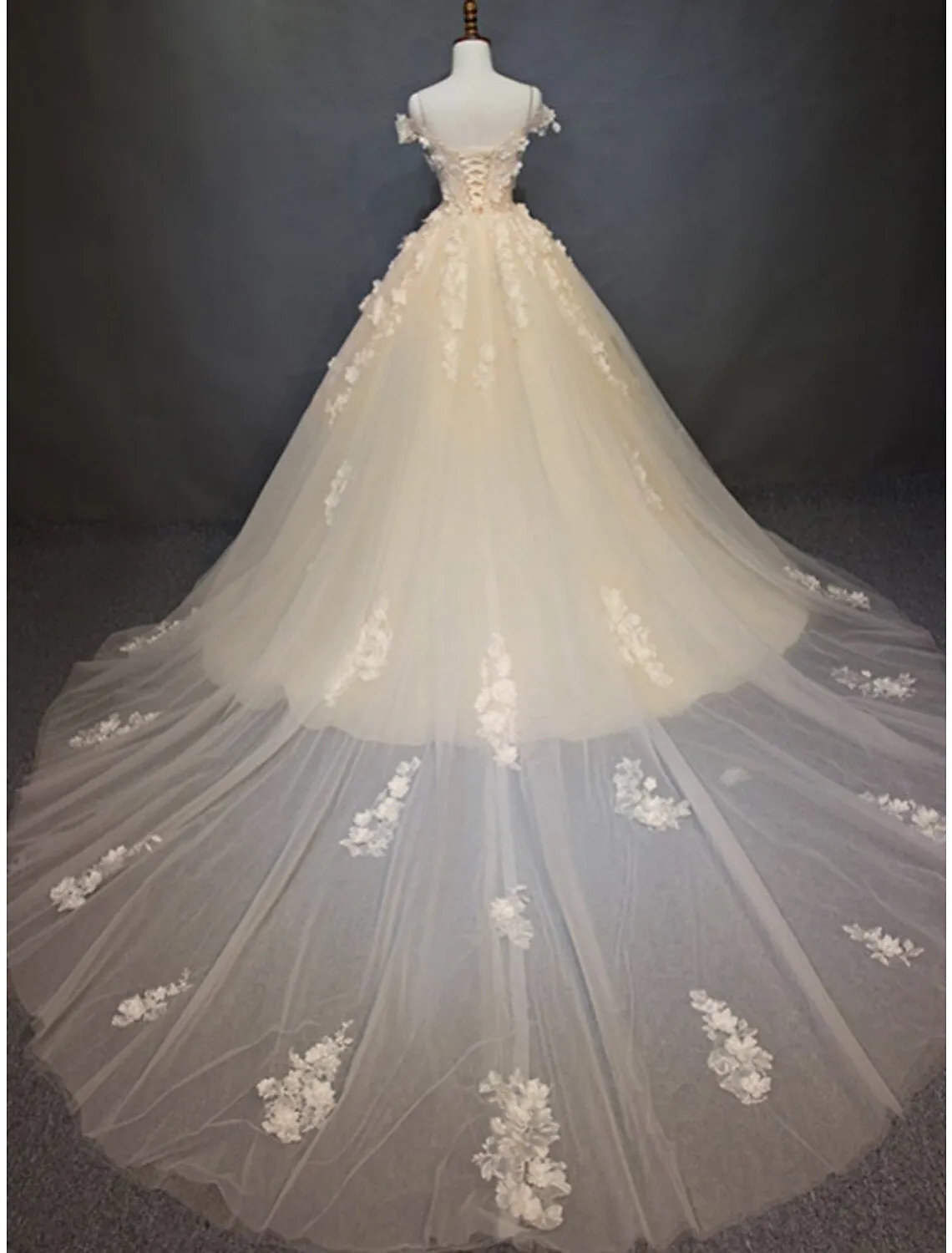 Luolandi Engagement Vintage Formal Wedding Dresses Ball Gown Off Shoulder Cap Sleeve Cathedral Train Lace Bridal Gowns With Pearls